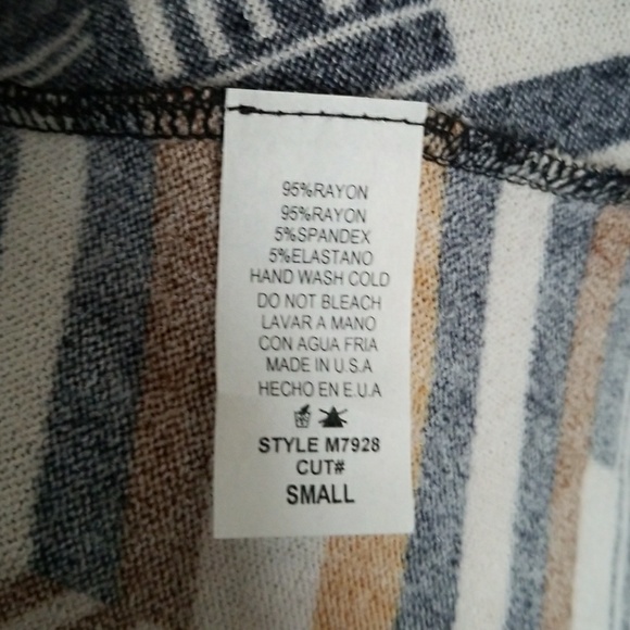 Cold Shoulder Top - Picture 5 of 6